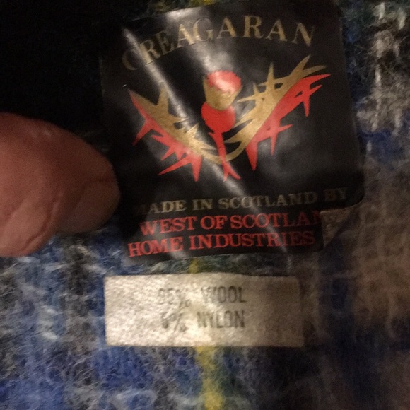 Vintage Wool scarf made in Scotland - Picture 4 of 7